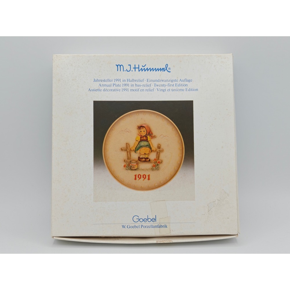 Goebel MJ Hummel 1991 Annual Plate 21st Edition Bas-Relief Hum 287 West Germany